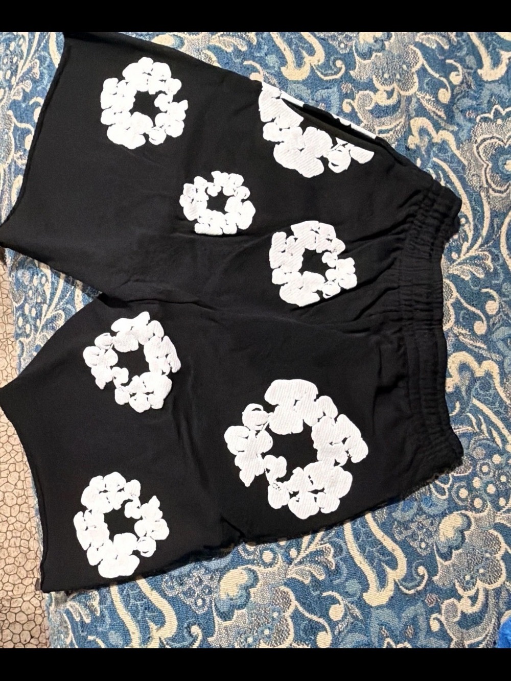 Demin tears shorts